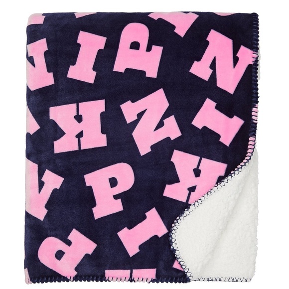 VICTORIA'S SECRET Cozy Logo Blanket - Picture 1 of 2